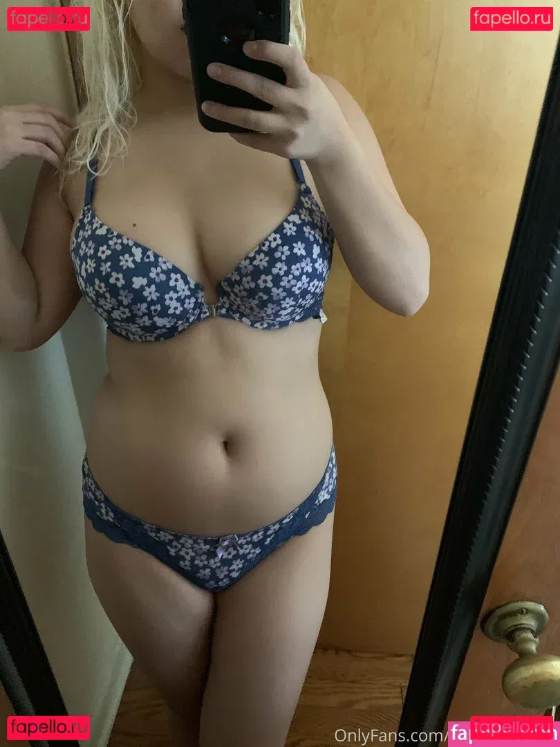 yourlittlefiend Onlyfans Photo Gallery 