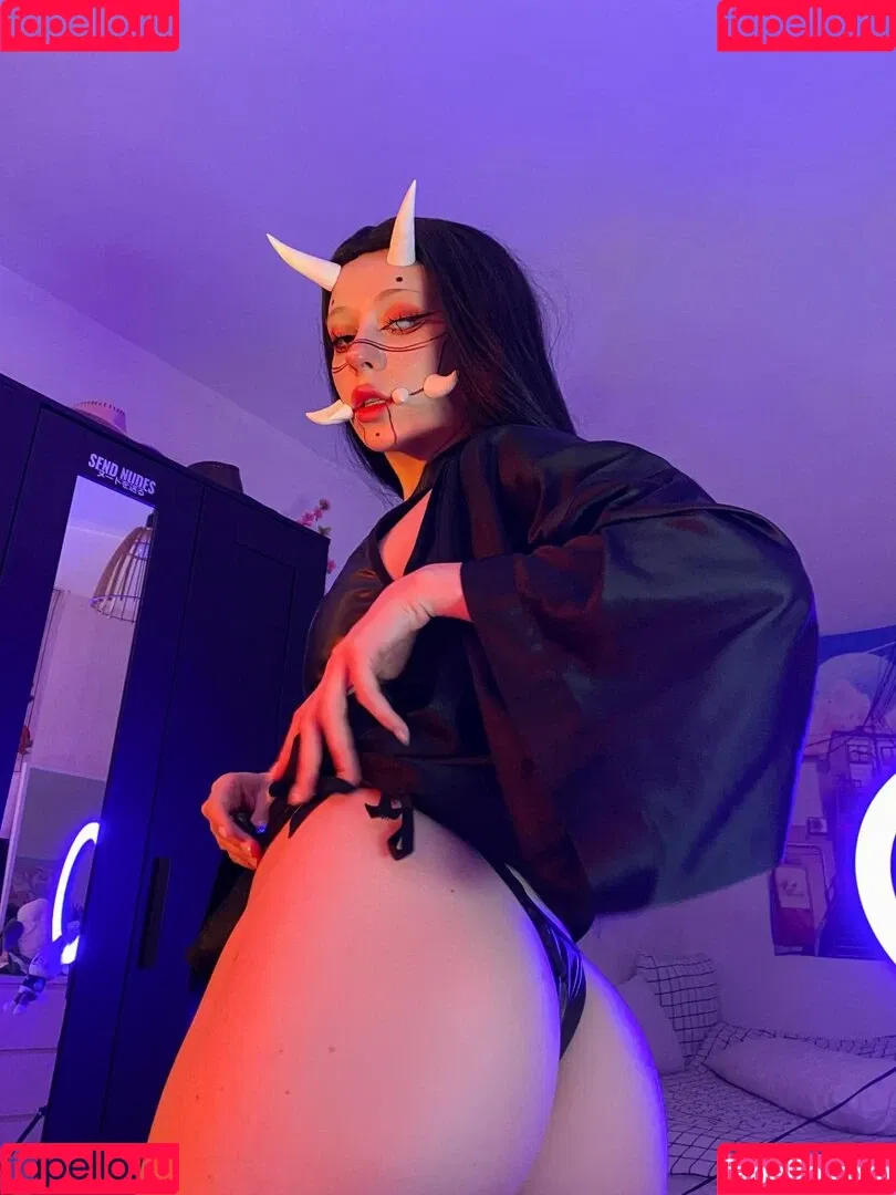 Zira Merz Onlyfans Photo Gallery 