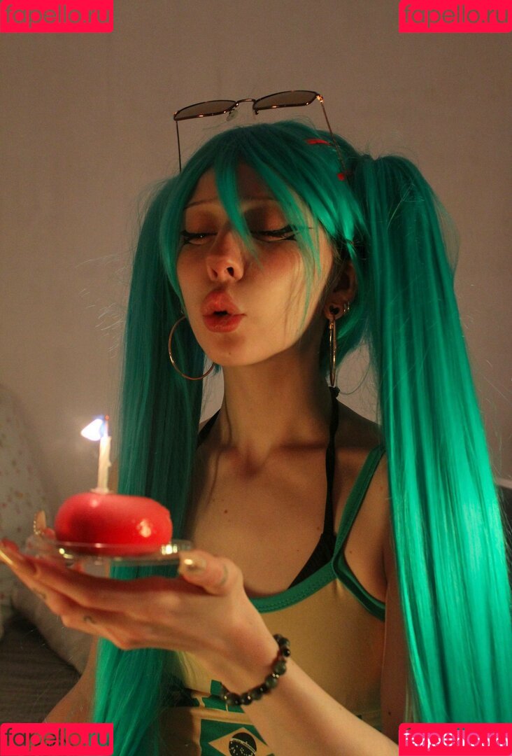 Zira Merz Onlyfans Photo Gallery 