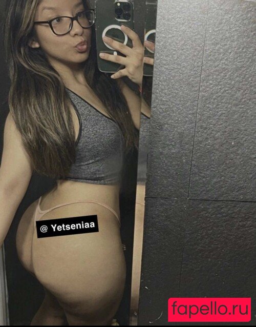 yetseniaa Onlyfans Photo Gallery 