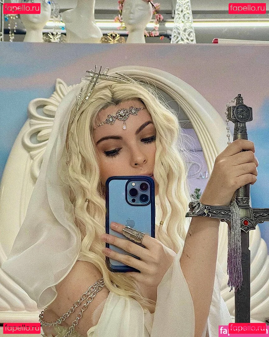 Emma Karla Peet Onlyfans Photo Gallery 