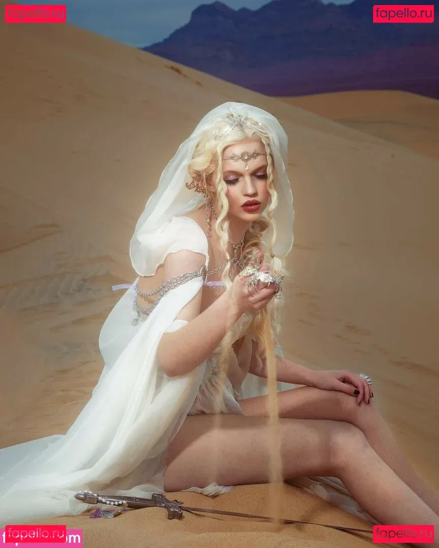 Emma Karla Peet Onlyfans Photo Gallery 