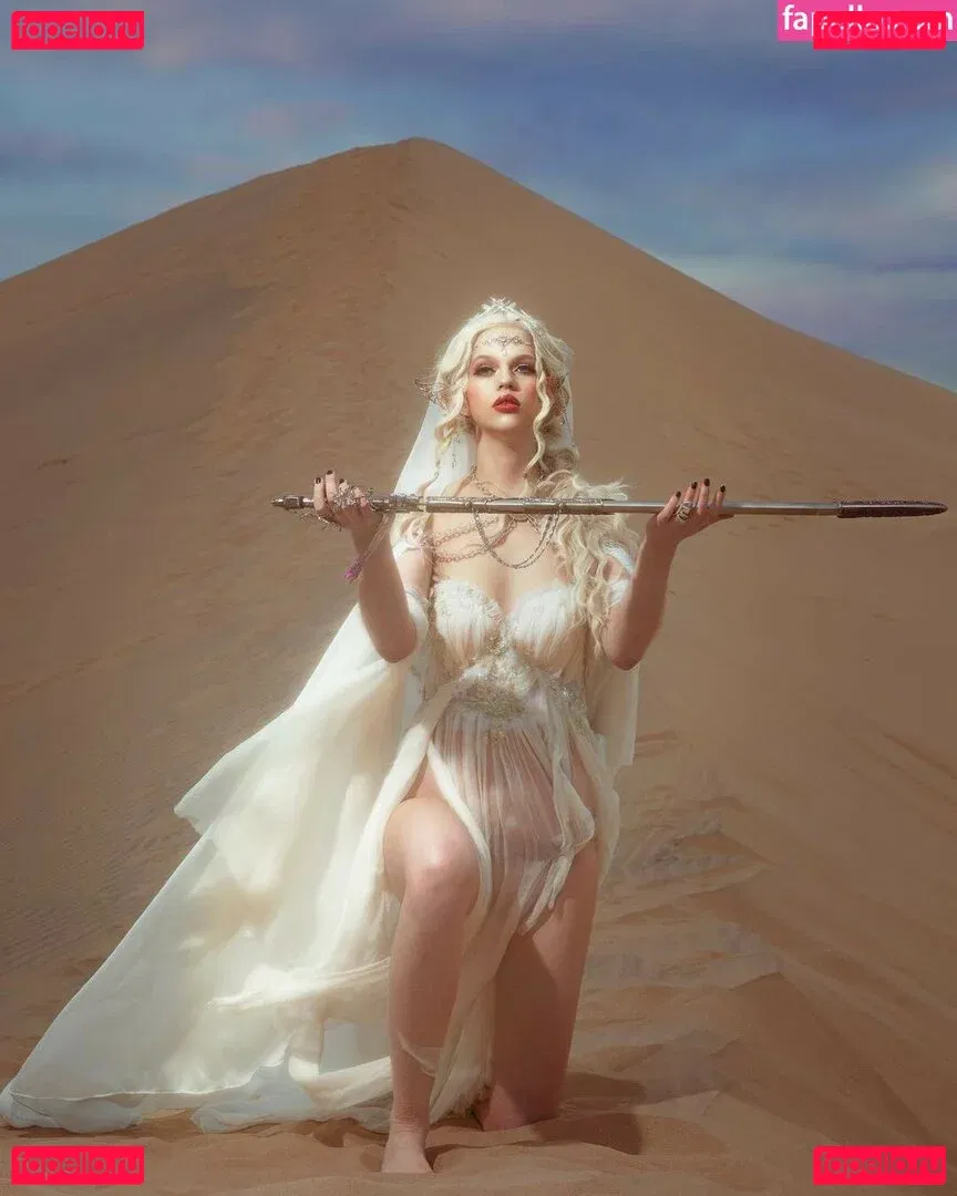 Emma Karla Peet Onlyfans Photo Gallery 