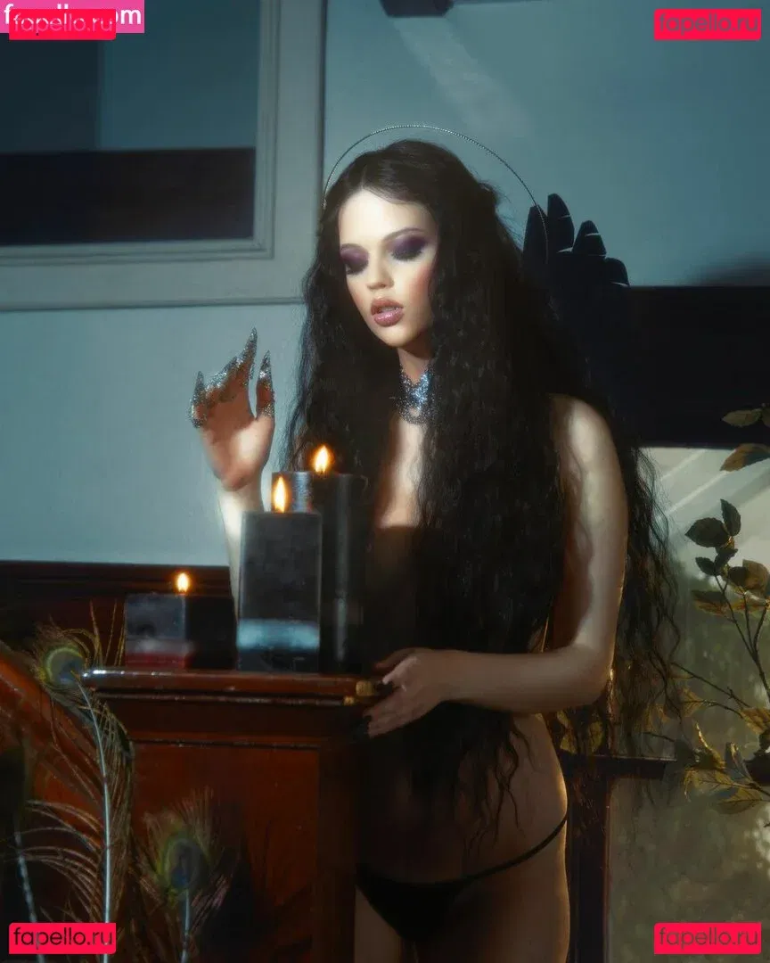 Emma Karla Peet Onlyfans Photo Gallery 