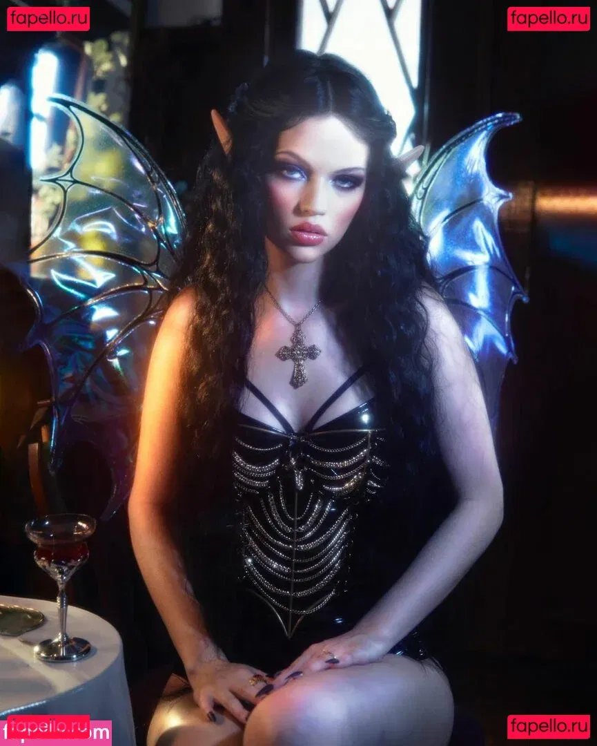 Emma Karla Peet Onlyfans Photo Gallery 