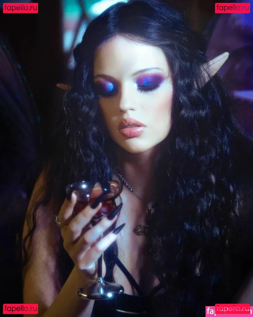 Emma Karla Peet Onlyfans Photo Gallery 