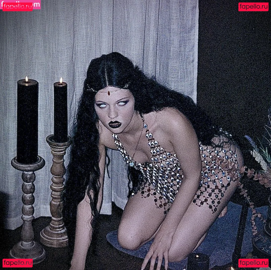 Emma Karla Peet Onlyfans Photo Gallery 