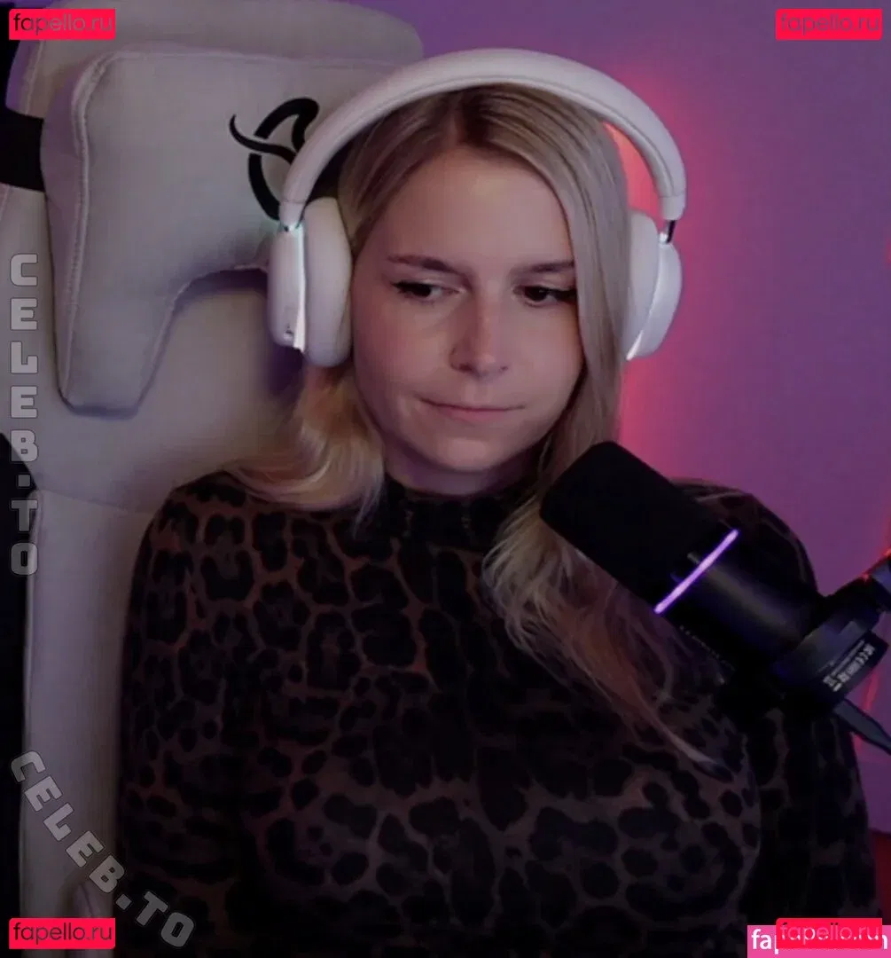 Mayo Dee Onlyfans Photo Gallery 