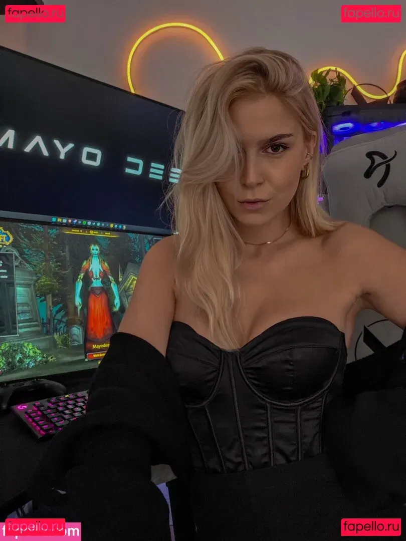 Mayo Dee Onlyfans Photo Gallery 