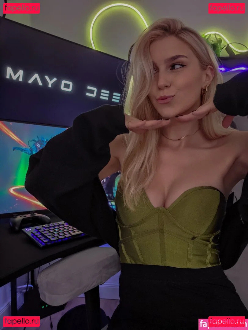 Mayo Dee Onlyfans Photo Gallery 