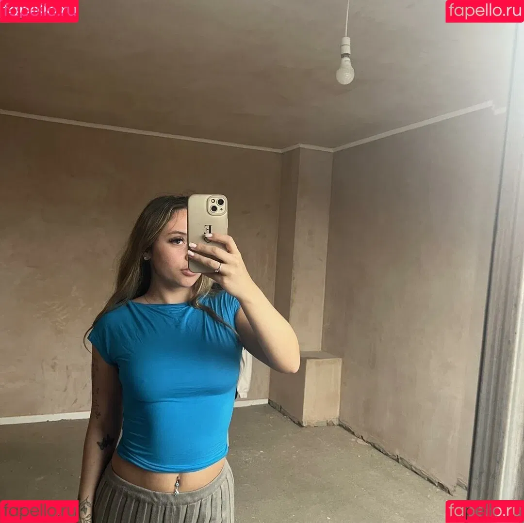Elizabeth Alker Onlyfans Photo Gallery 