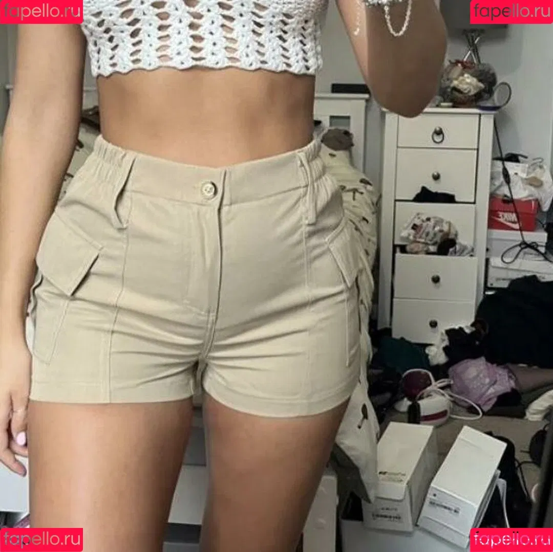 Elizabeth Alker Onlyfans Photo Gallery 