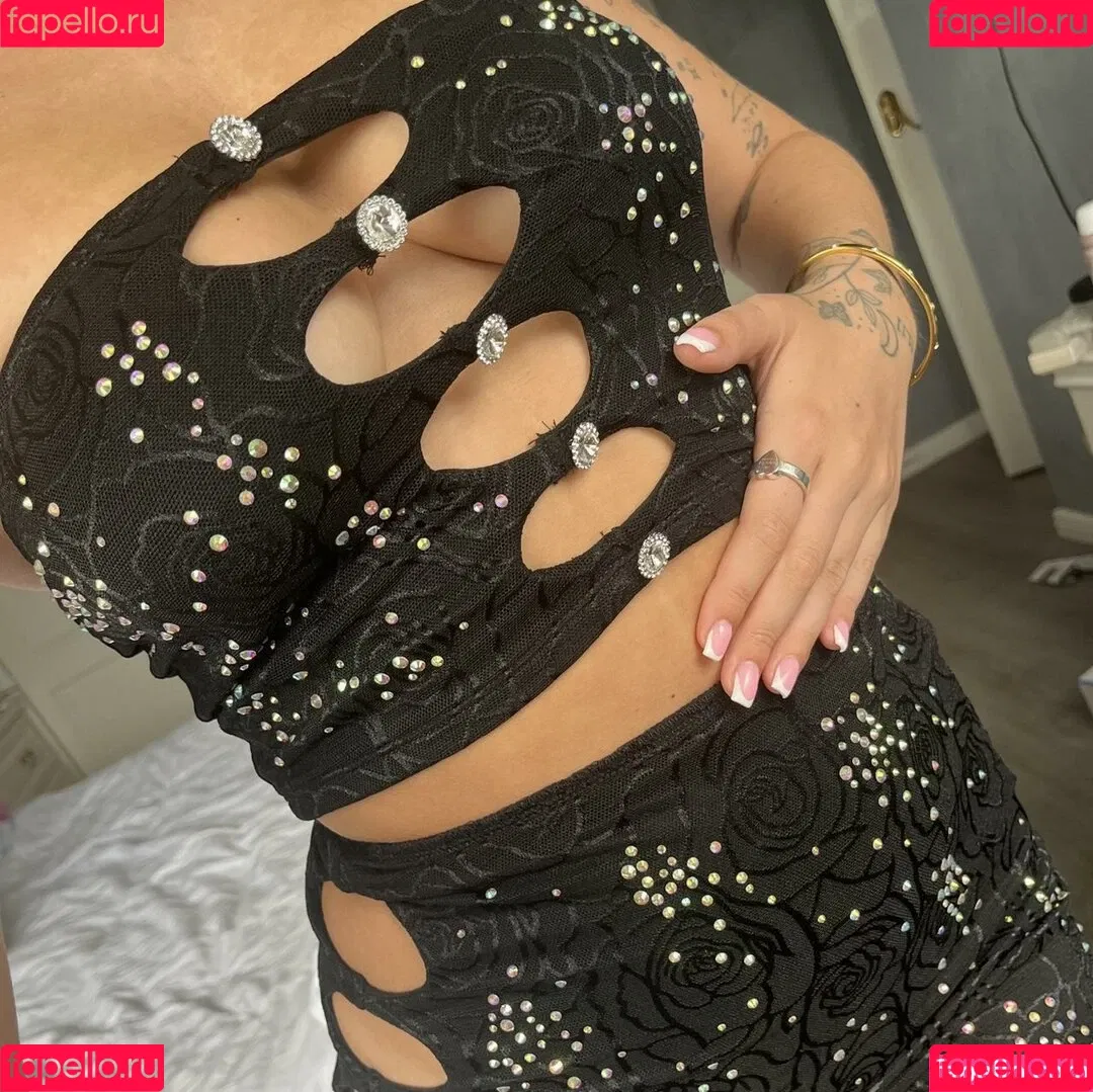 Elizabeth Alker Onlyfans Photo Gallery 