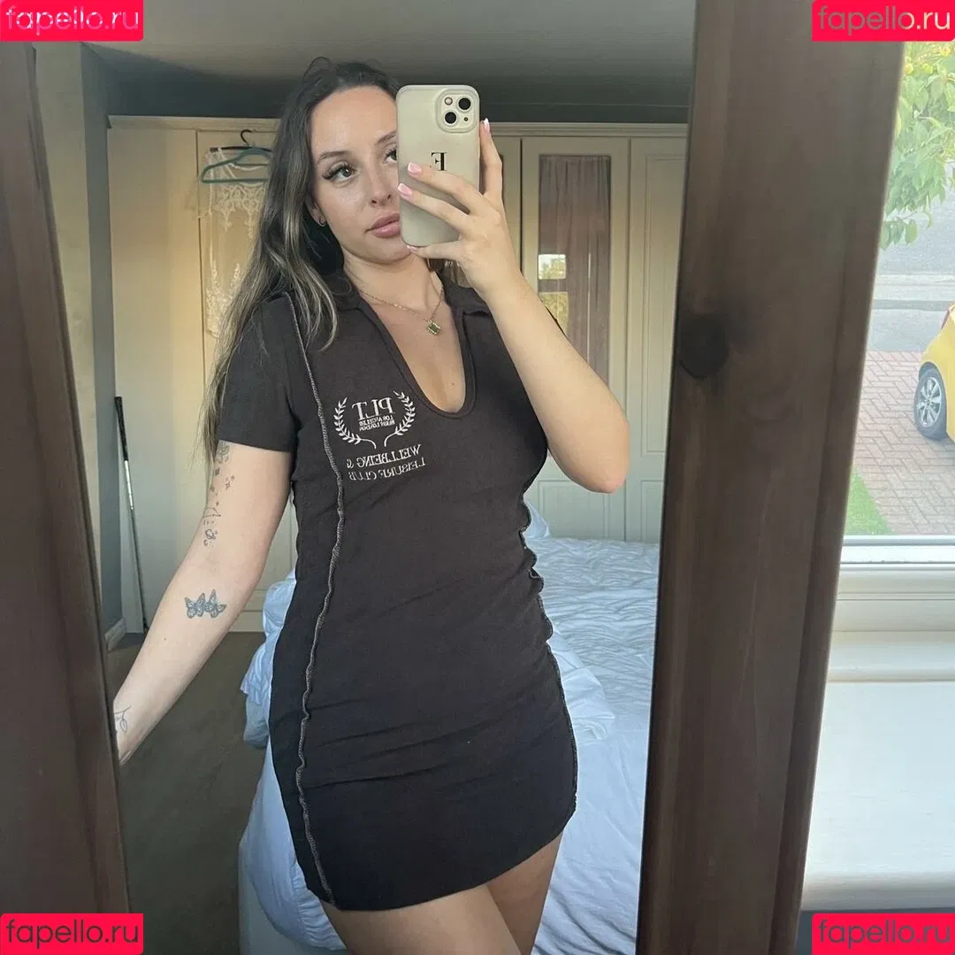 Elizabeth Alker Onlyfans Photo Gallery 