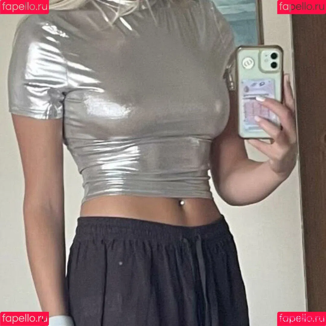 Elizabeth Alker Onlyfans Photo Gallery 