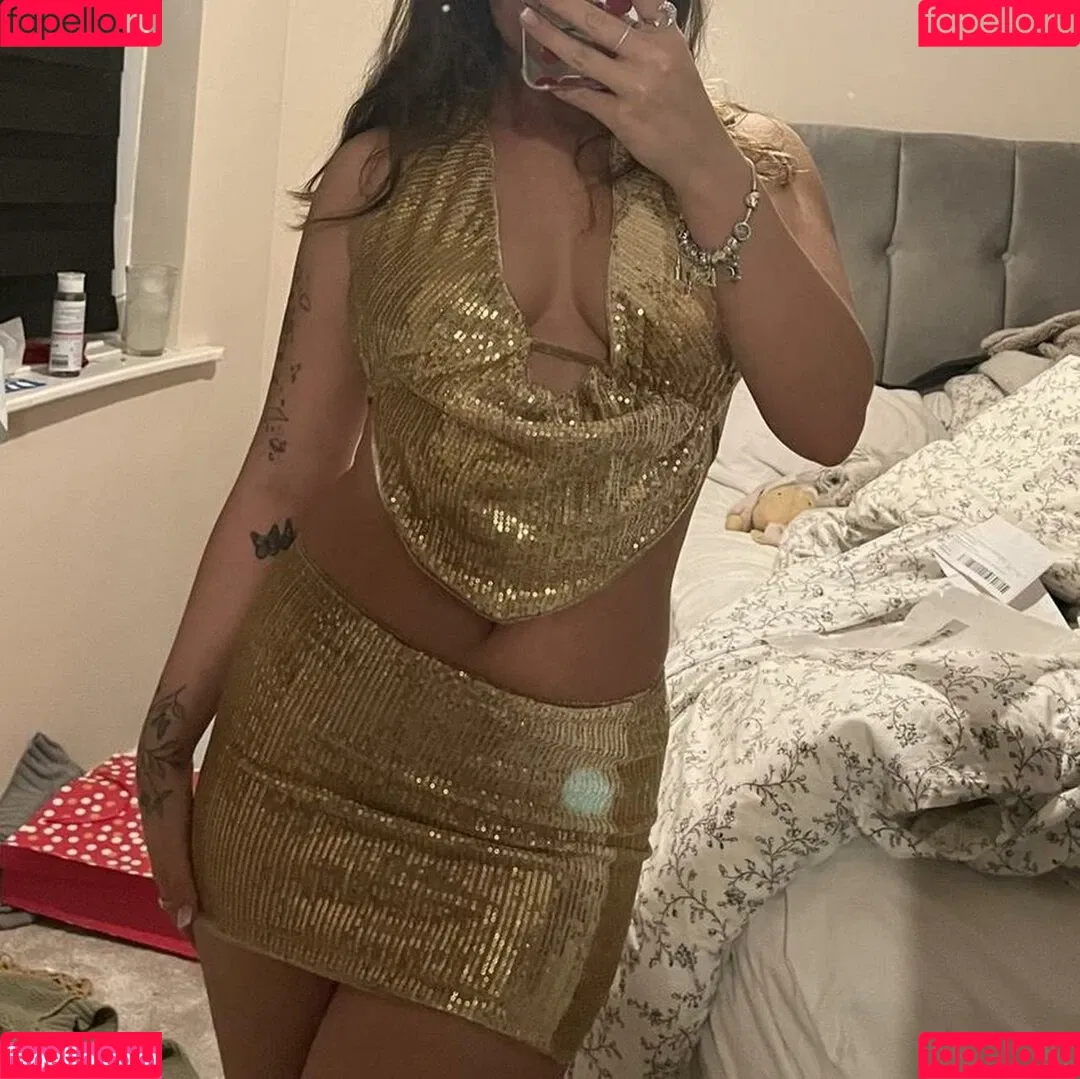 Elizabeth Alker Onlyfans Photo Gallery 