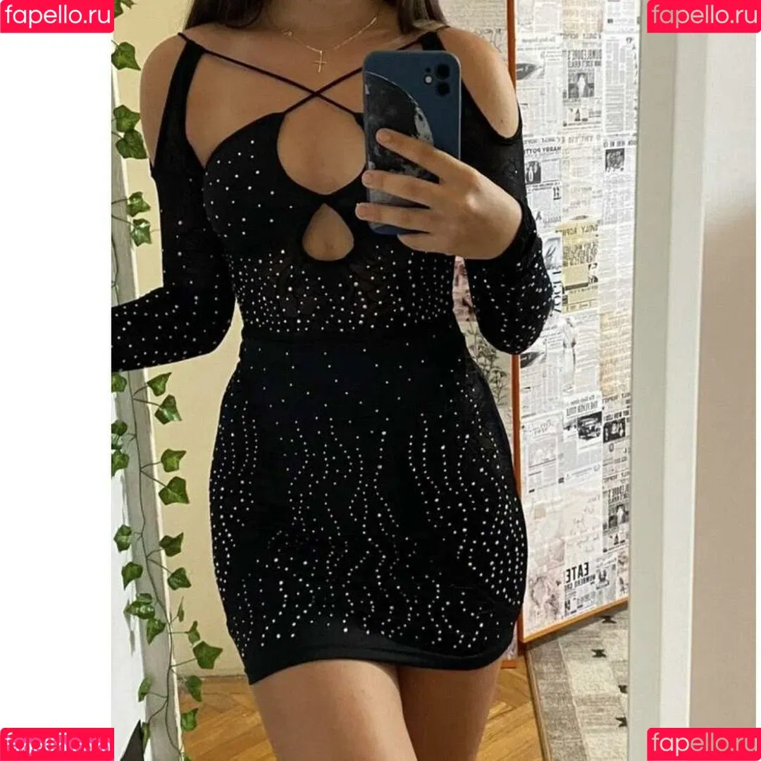 Elizabeth Alker Onlyfans Photo Gallery 