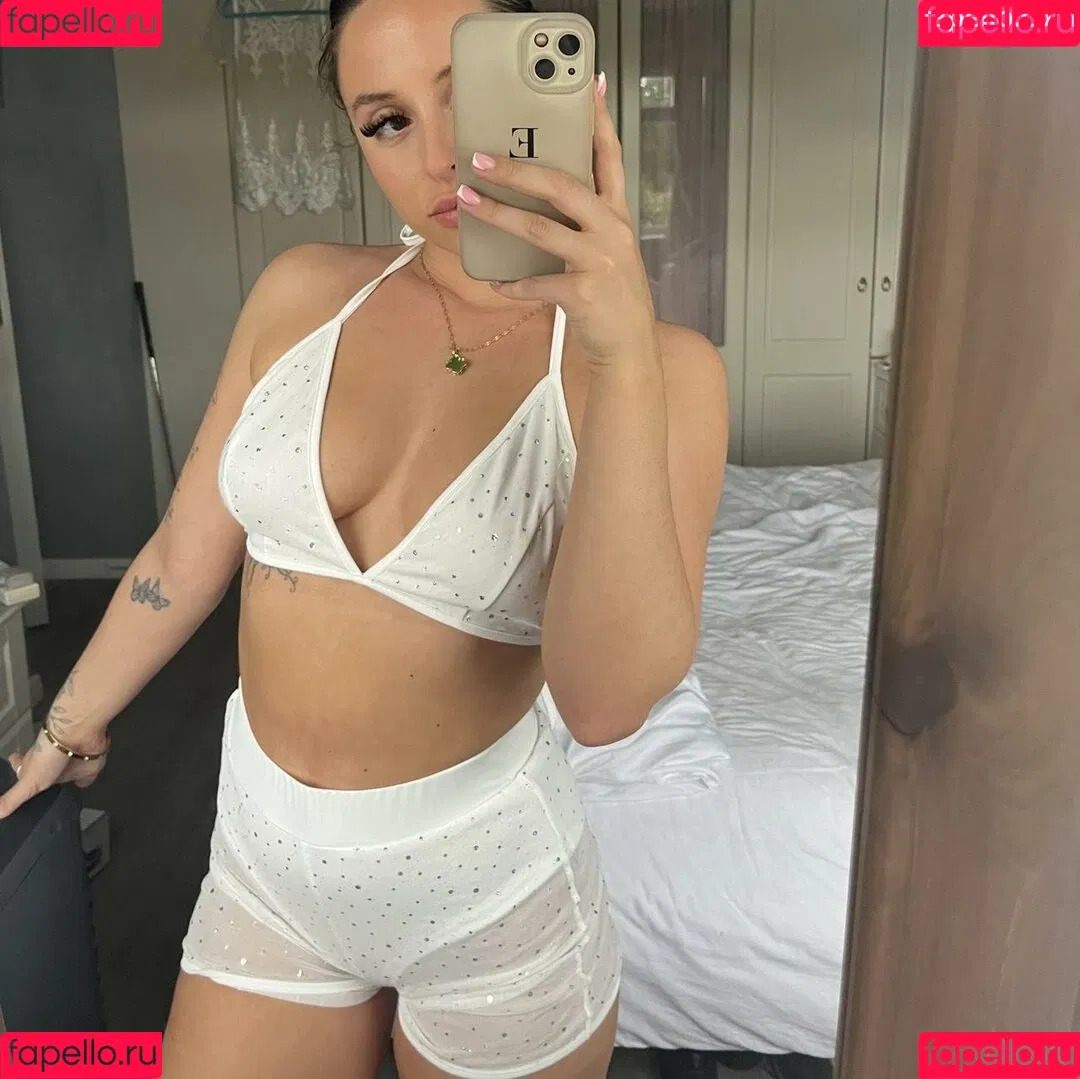 Elizabeth Alker Onlyfans Photo Gallery 