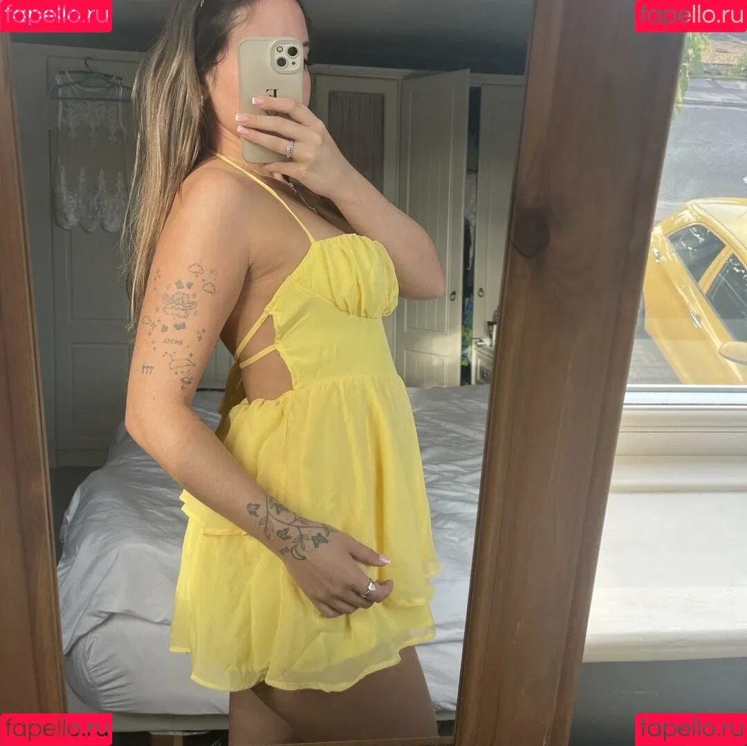 Elizabeth Alker Onlyfans Photo Gallery 