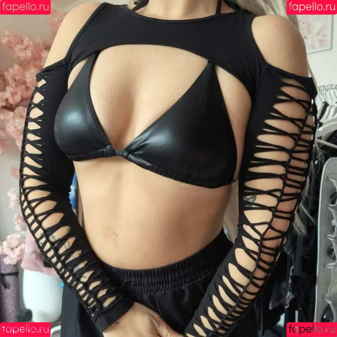 Elizabeth Alker Onlyfans Photo Gallery 