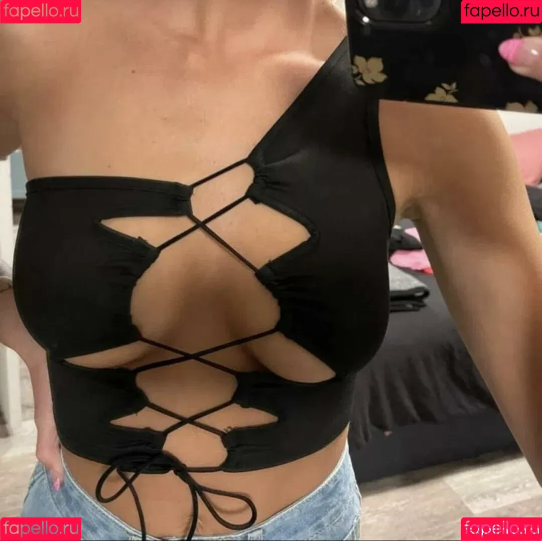Elizabeth Alker Onlyfans Photo Gallery 