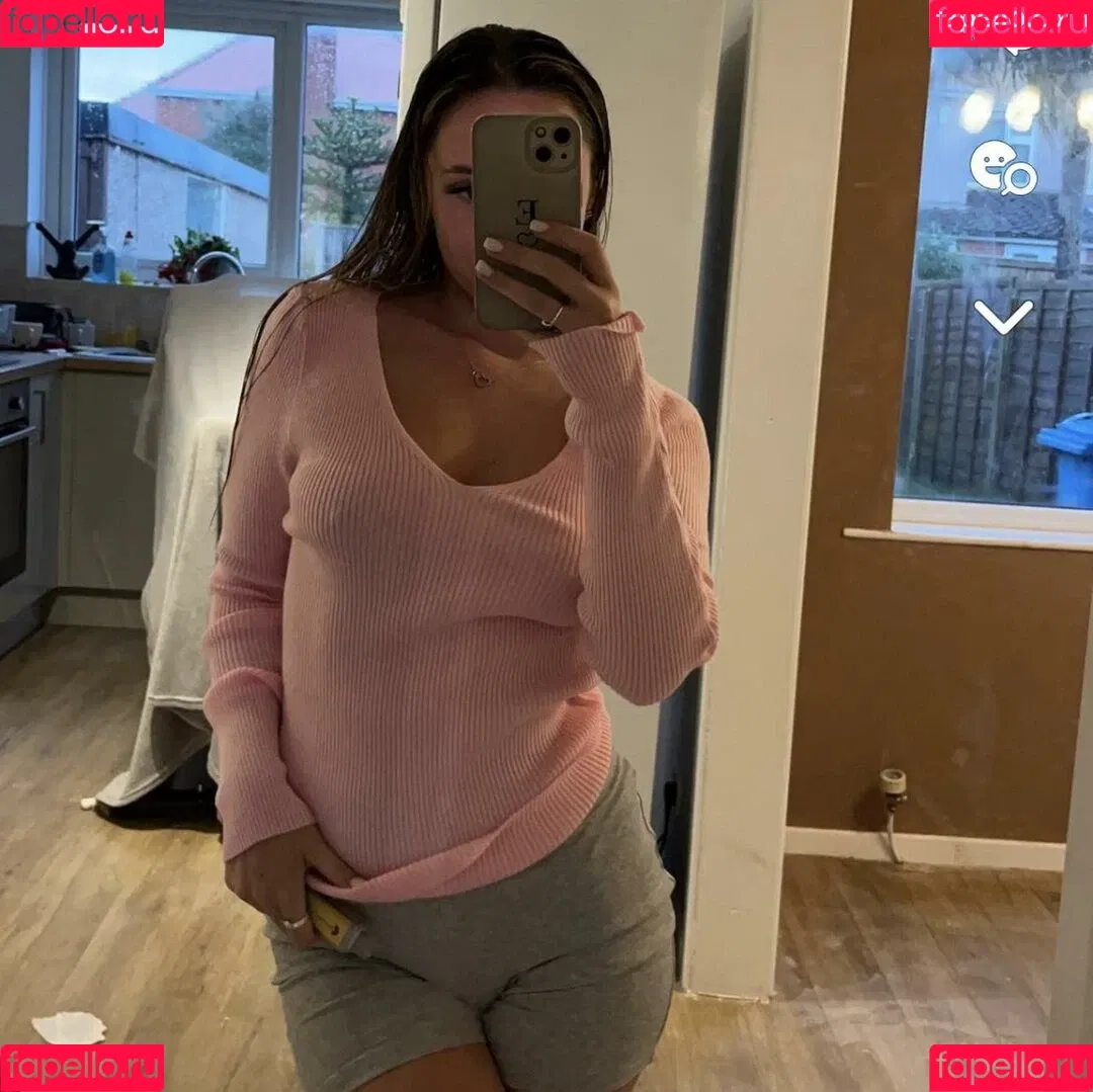 Elizabeth Alker Onlyfans Photo Gallery 