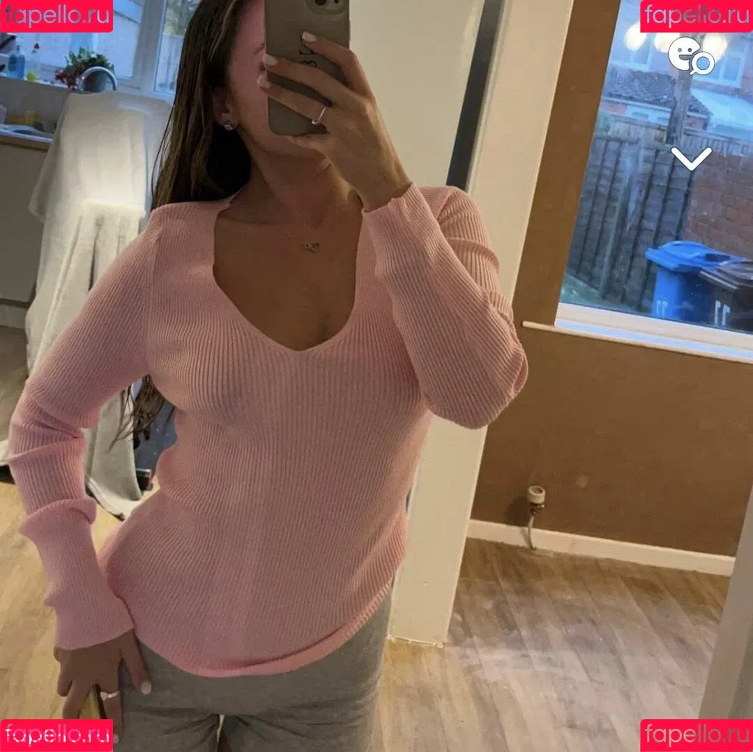 Elizabeth Alker Onlyfans Photo Gallery 