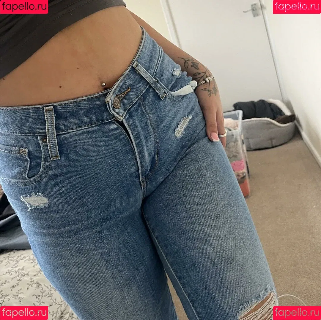 Elizabeth Alker Onlyfans Photo Gallery 