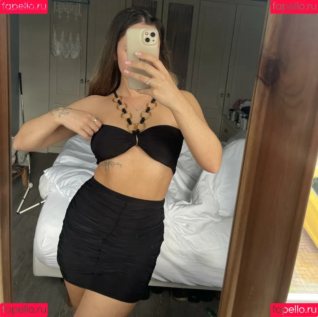 Elizabeth Alker Onlyfans Photo Gallery 