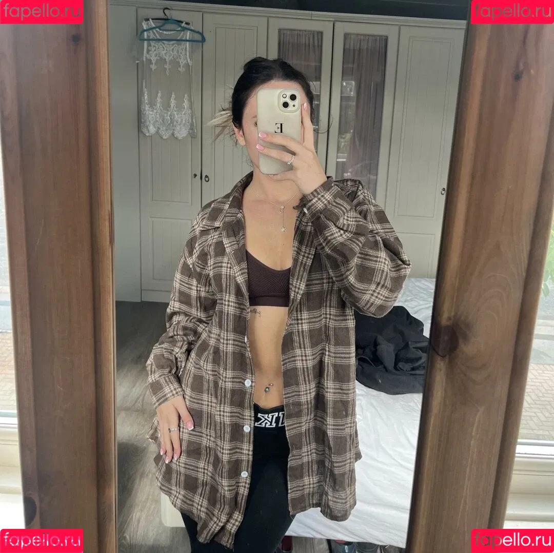 Elizabeth Alker Onlyfans Photo Gallery 