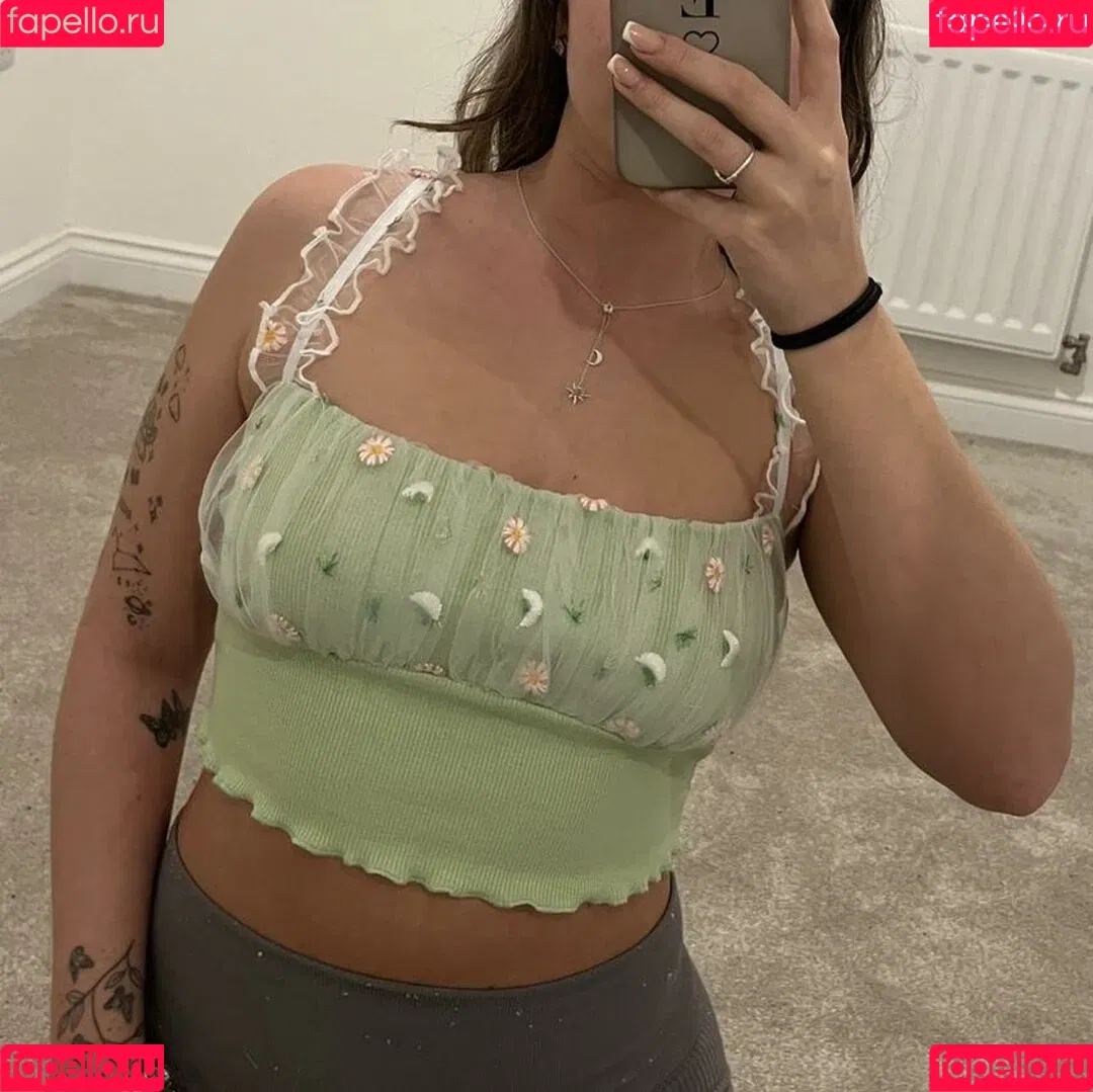 Elizabeth Alker Onlyfans Photo Gallery 