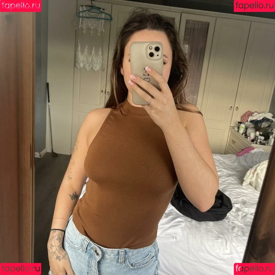 Elizabeth Alker Onlyfans Photo Gallery 