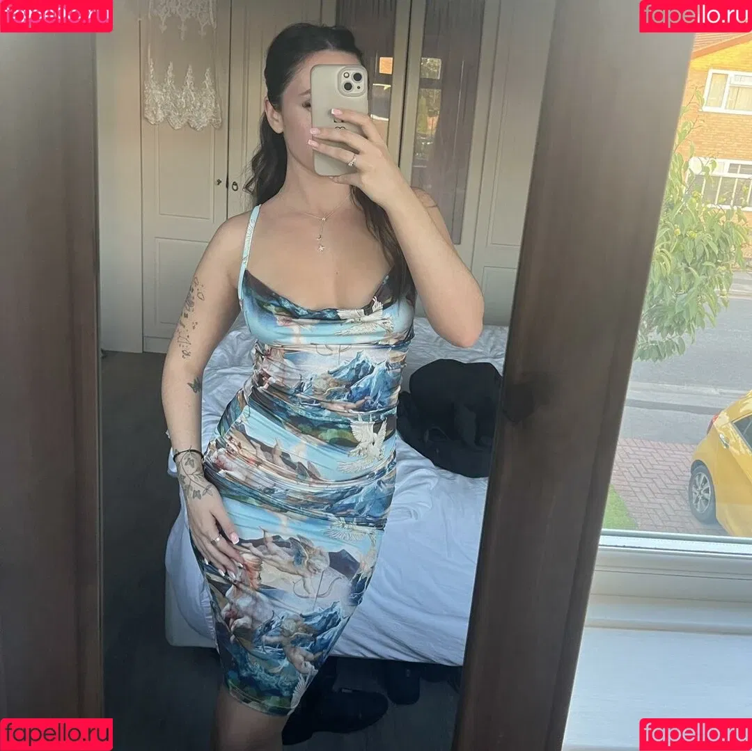 Elizabeth Alker Onlyfans Photo Gallery 