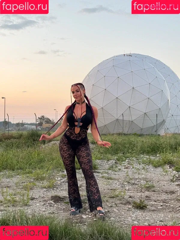 Tina Bambina Onlyfans Photo Gallery 