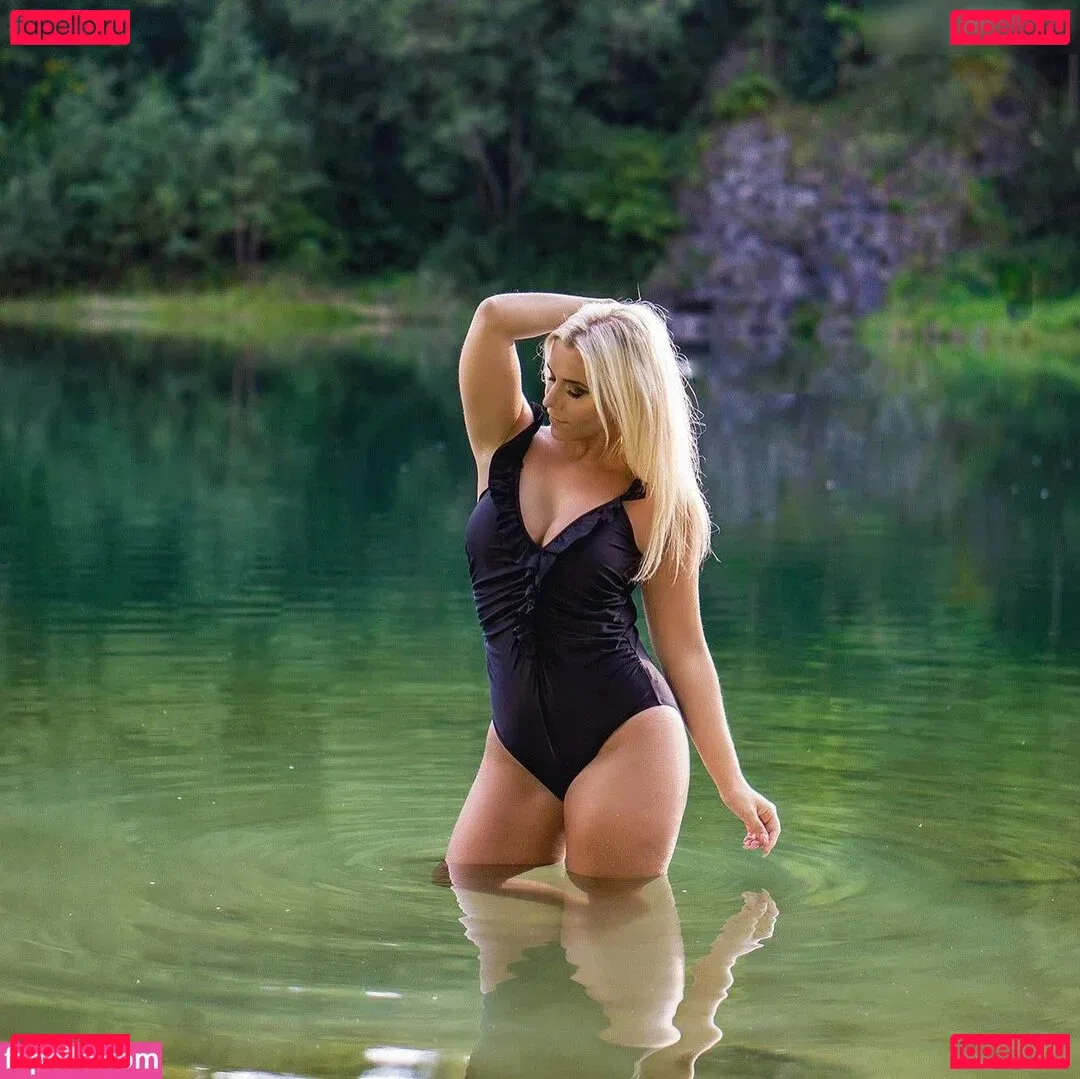 Tina Bambina Onlyfans Photo Gallery 