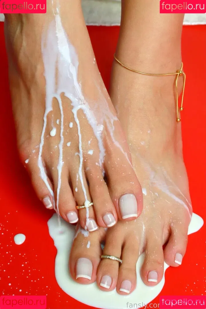 pilifeetnas Onlyfans Photo Gallery 