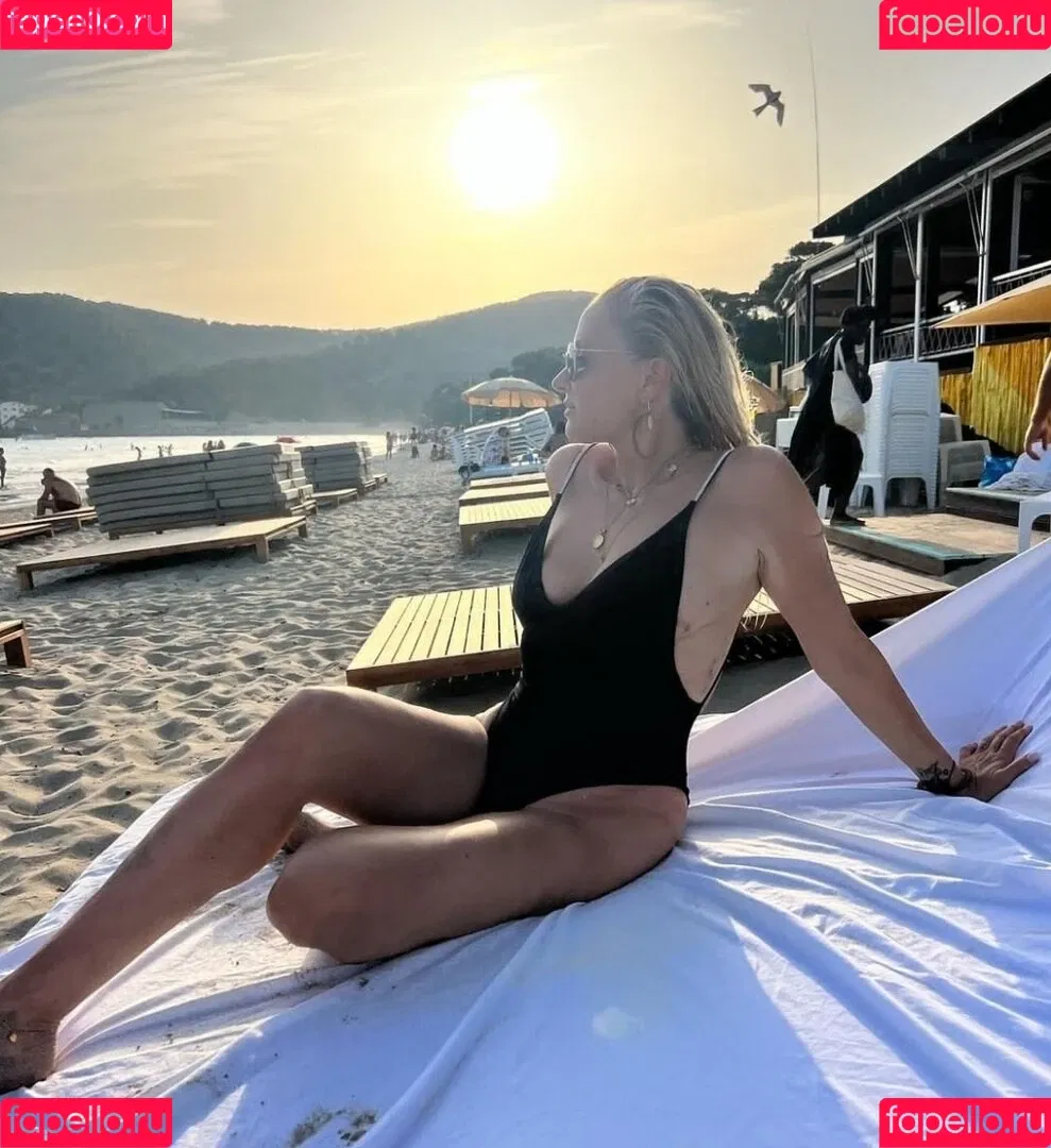 Janine Kunze Onlyfans Photo Gallery 