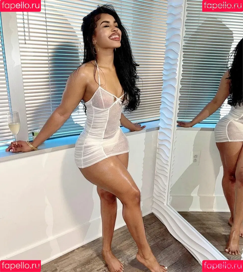 Thurriaa Onlyfans Photo Gallery 