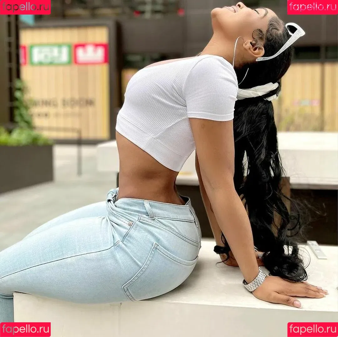 Thurriaa Onlyfans Photo Gallery 