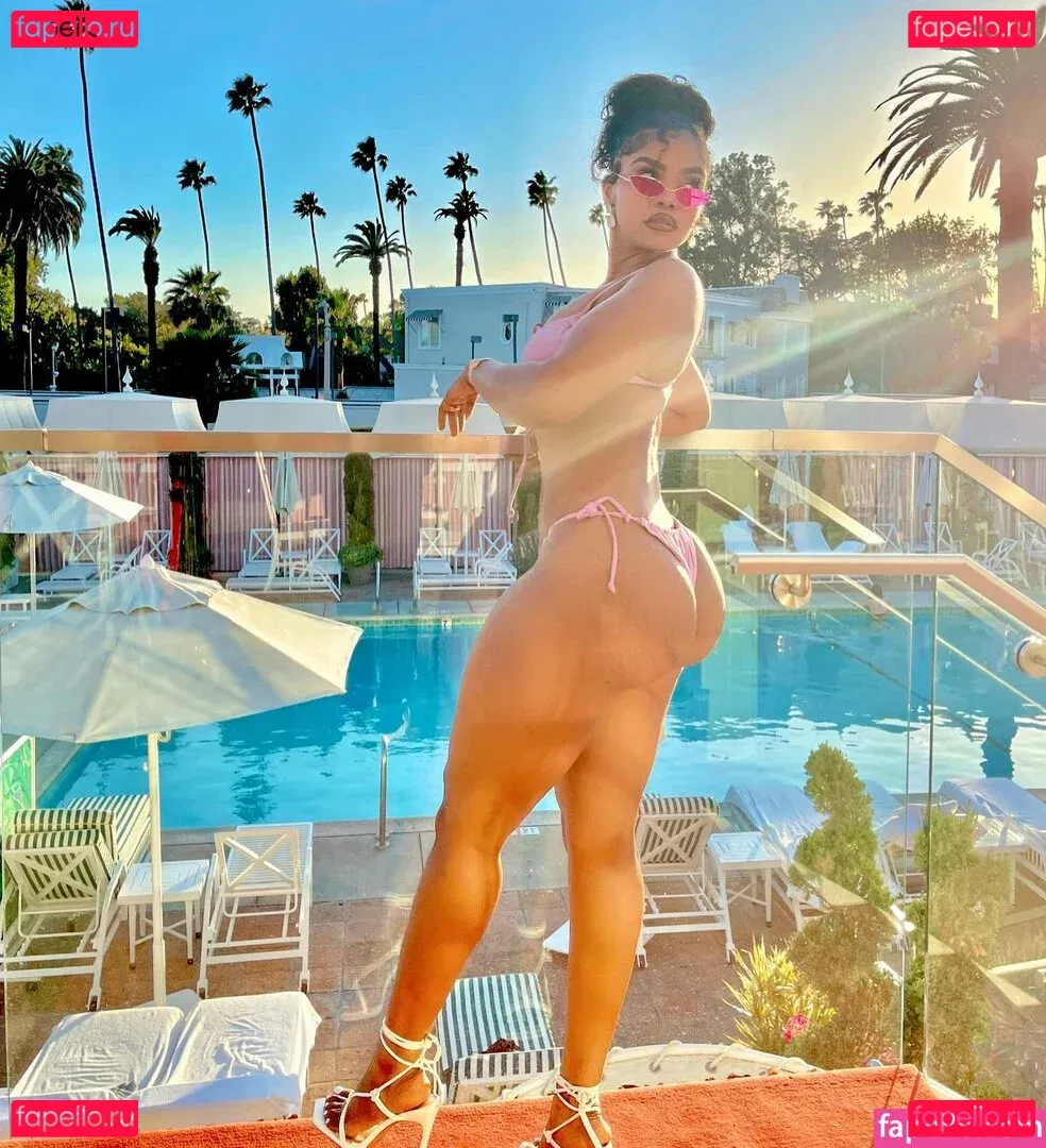 Thurriaa Onlyfans Photo Gallery 