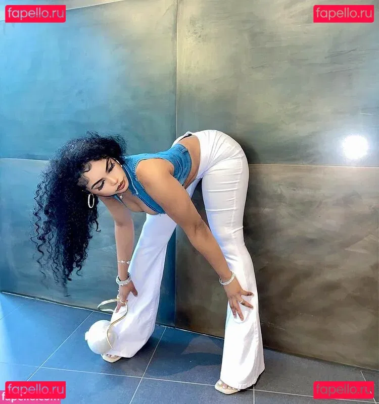 Thurriaa Onlyfans Photo Gallery 