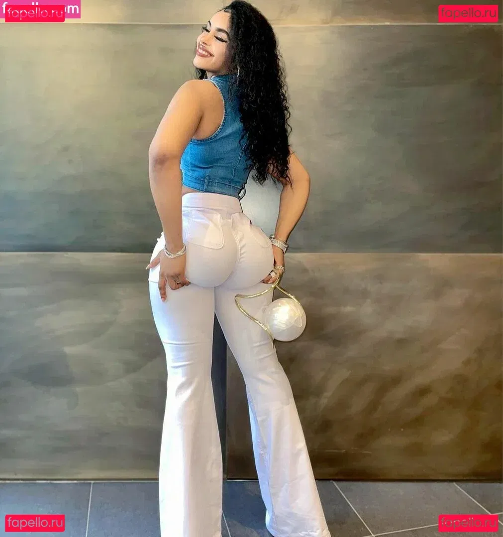 Thurriaa Onlyfans Photo Gallery 