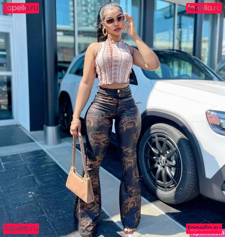 Thurriaa Onlyfans Photo Gallery 