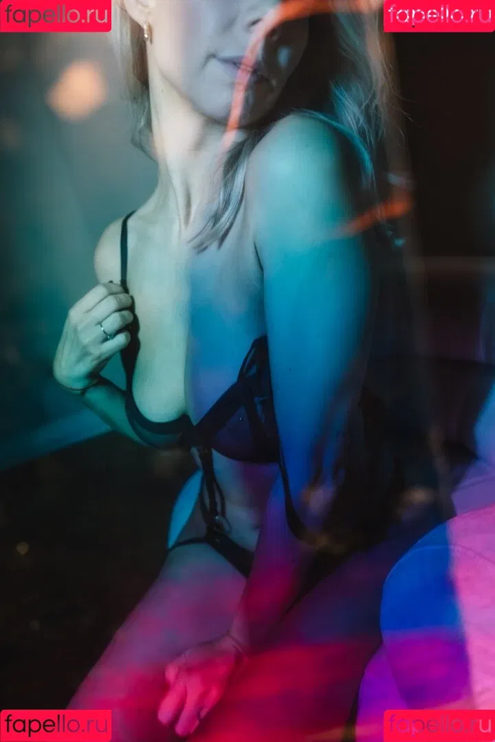 Viktoria_somebody Onlyfans Photo Gallery 
