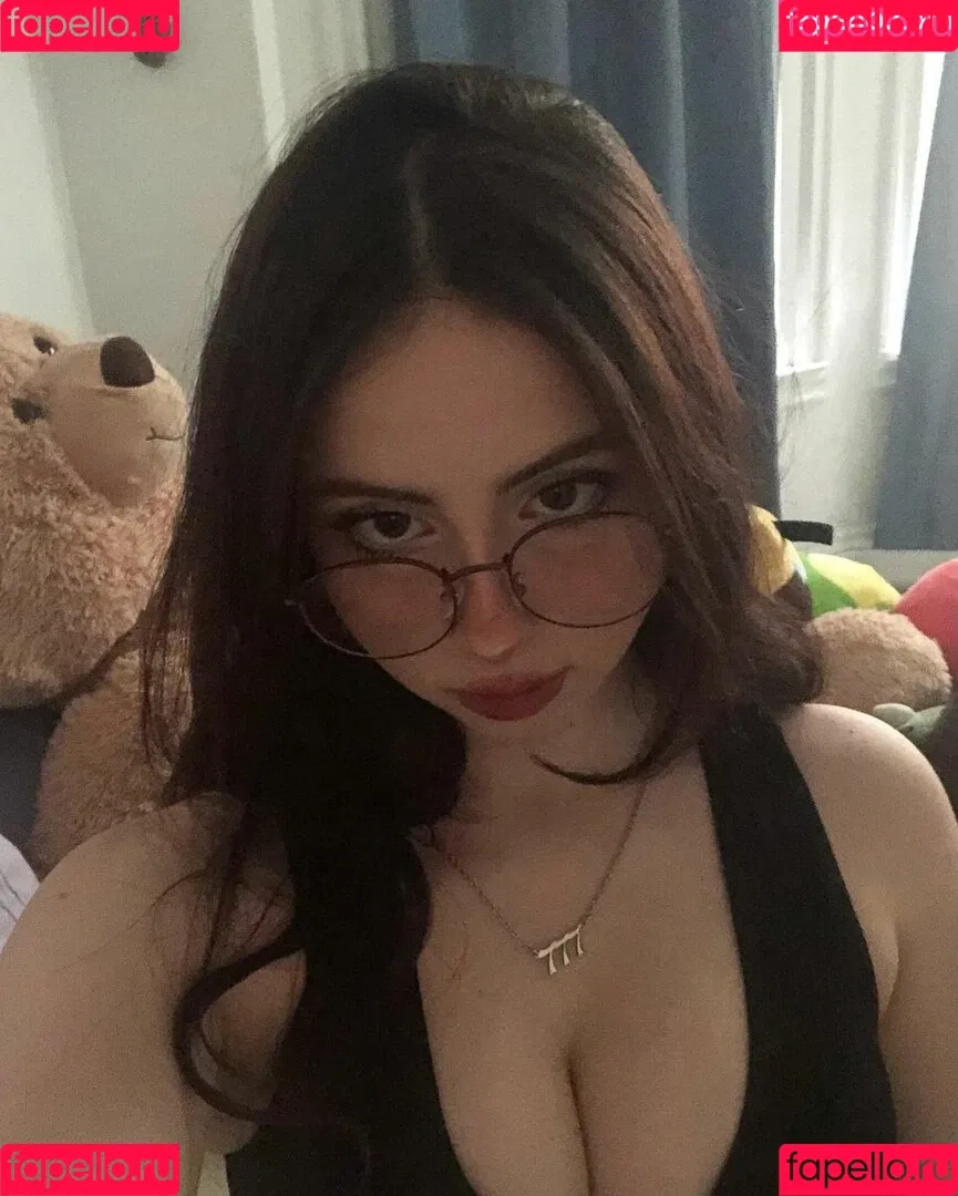 Liv Littlelivbug Onlyfans Photo Gallery 