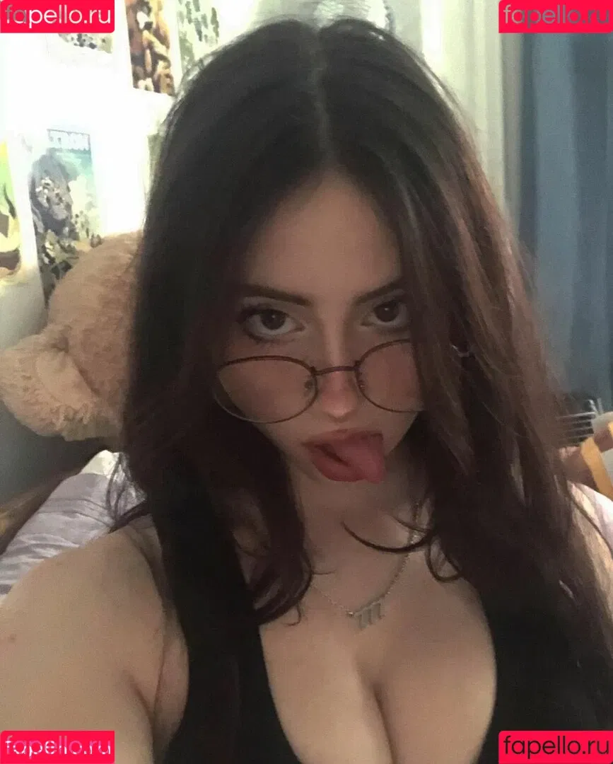 Liv Littlelivbug Onlyfans Photo Gallery 