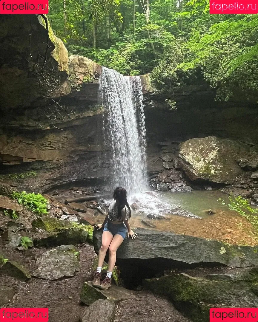 Liv Littlelivbug Onlyfans Photo Gallery 