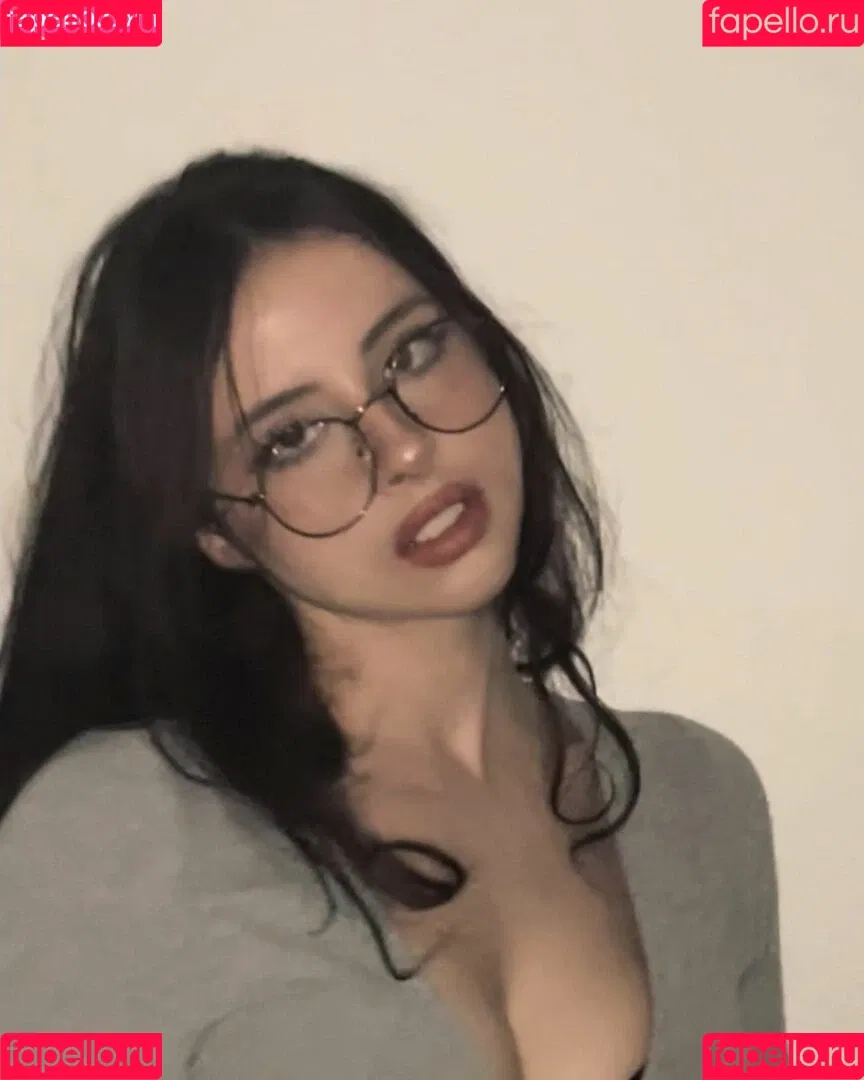 Liv Littlelivbug Onlyfans Photo Gallery 