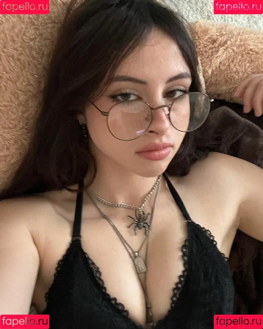 Liv Littlelivbug Onlyfans Photo Gallery 