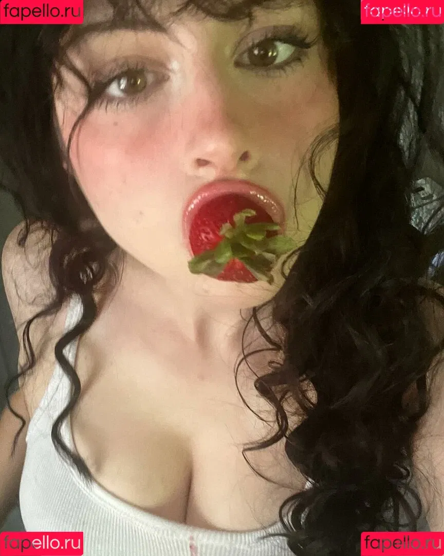 Liv Littlelivbug Onlyfans Photo Gallery 